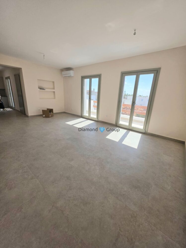 (for sale) Residential Apartment || Kyklades Prefecture / Paros - 103.0sq.m, 3 B/R,520.000€